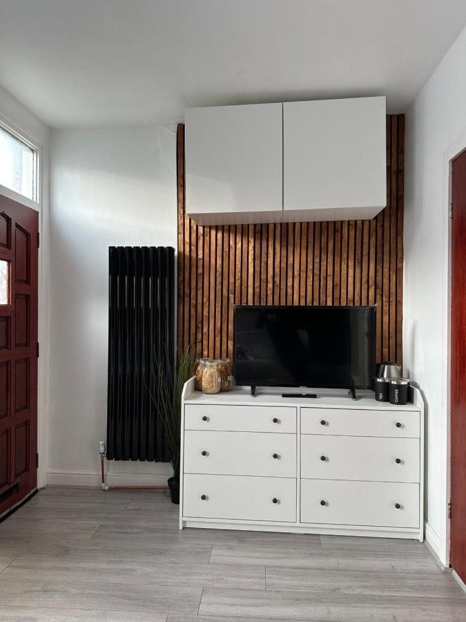 Modern En Suite Bedroom Close To City Centre Leeds  Eksteriør bilde